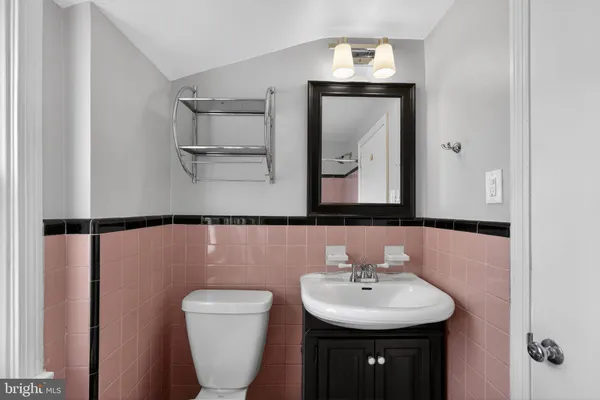 $550,000 | 517 Weymouth Road, Springfield, PA 19064