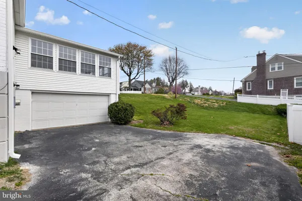 $550,000 | 517 Weymouth Road, Springfield, PA 19064