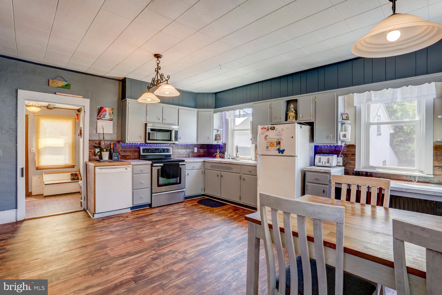 1265 Reading Road Denver, PA 17517 - Photo 14 of 47 Large Eat-in Kitchen