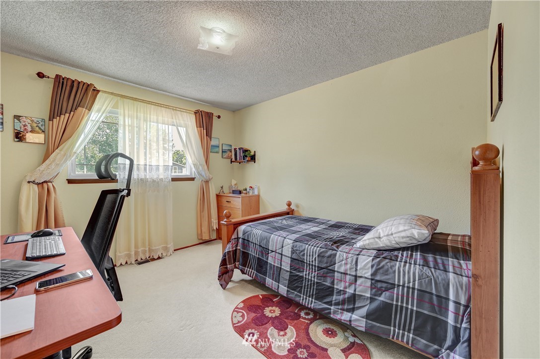 21710 9th Avenue West Bothell, WA 98021 - Photo 15 of 24