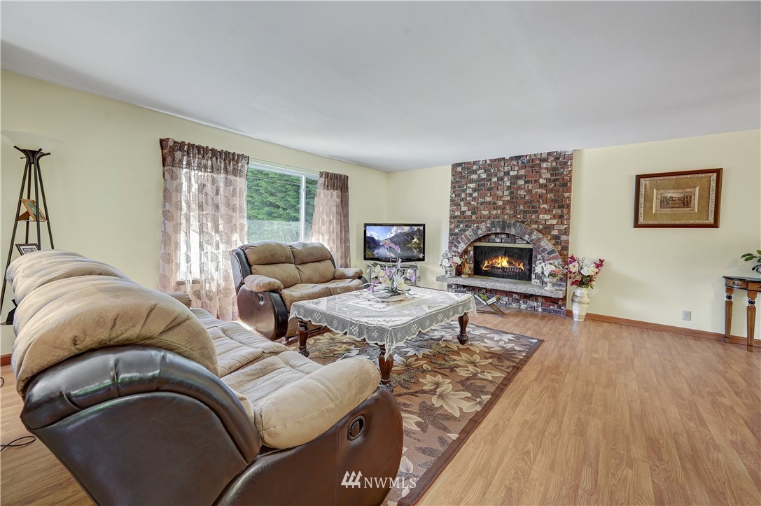 21710 9th Avenue West Bothell, WA 98021 - Photo 3 of 24