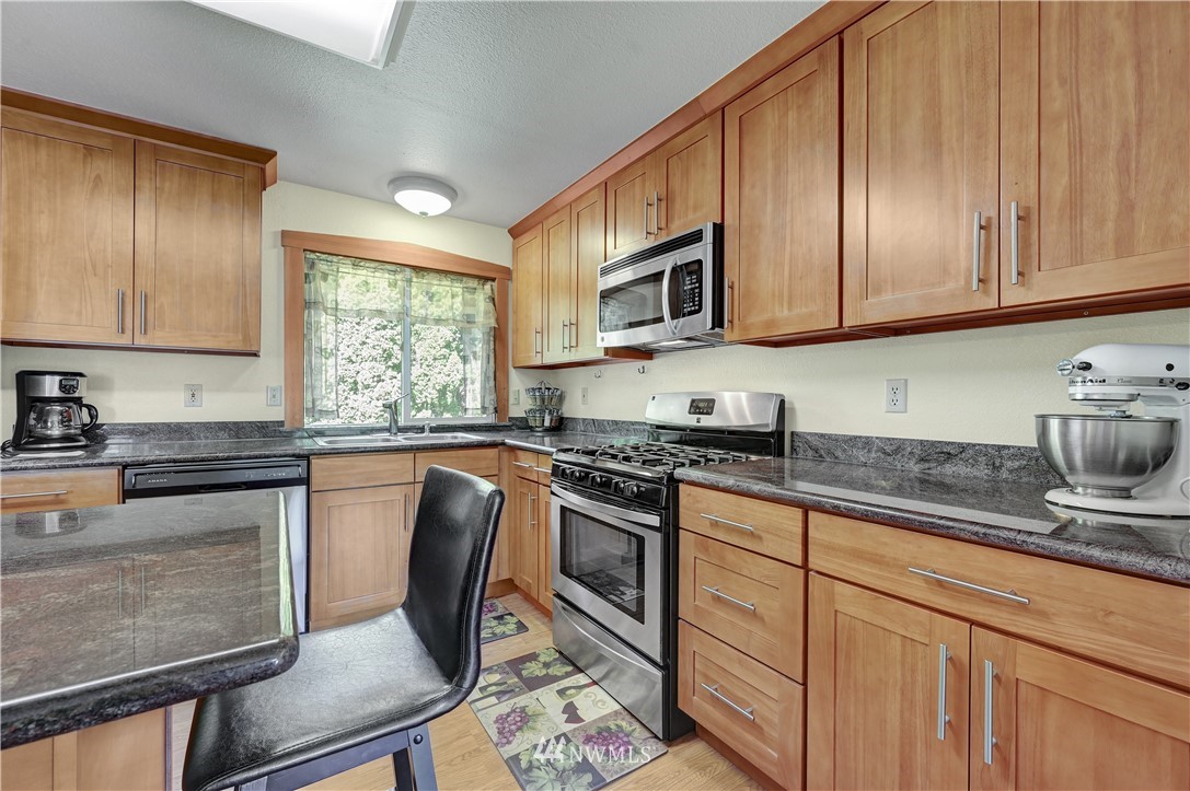 21710 9th Avenue West Bothell, WA 98021 - Photo 10 of 24