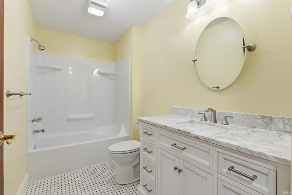 $847,500 | 1080 North Shore Drive, Rome City, IN 46784