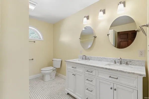$847,500 | 1080 North Shore Drive, Rome City, IN 46784