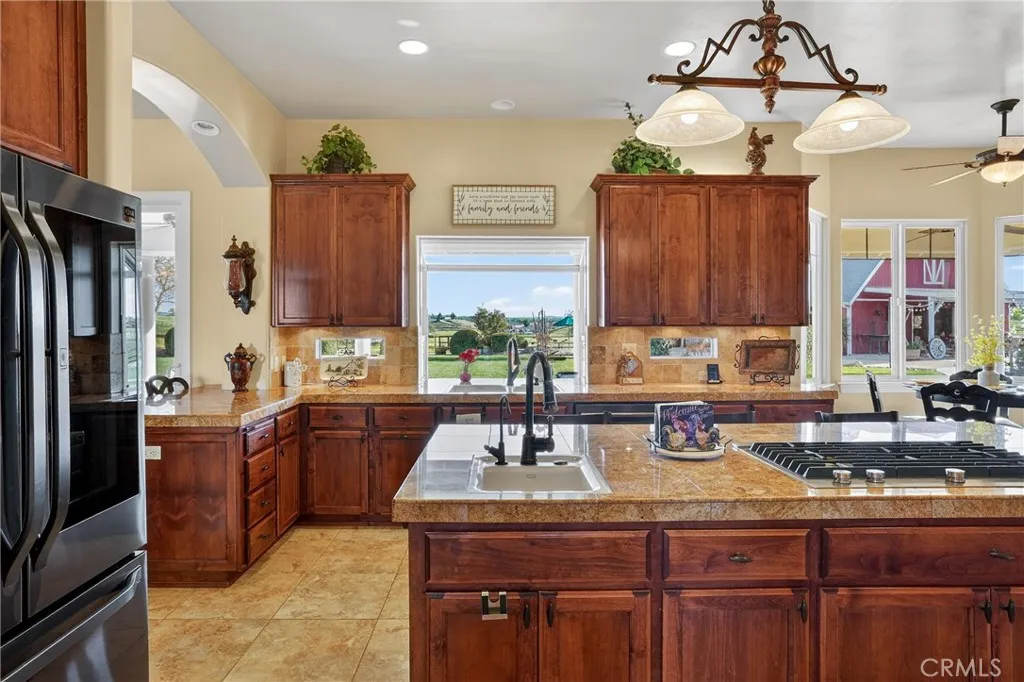 5385 Camp 8 Road Paso Robles, CA 93446 - Photo 11 of 38