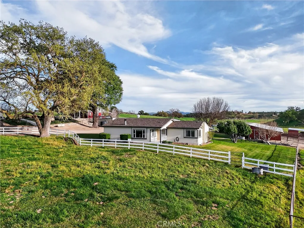 5385 Camp 8 Road Paso Robles, CA 93446 - Photo 26 of 38