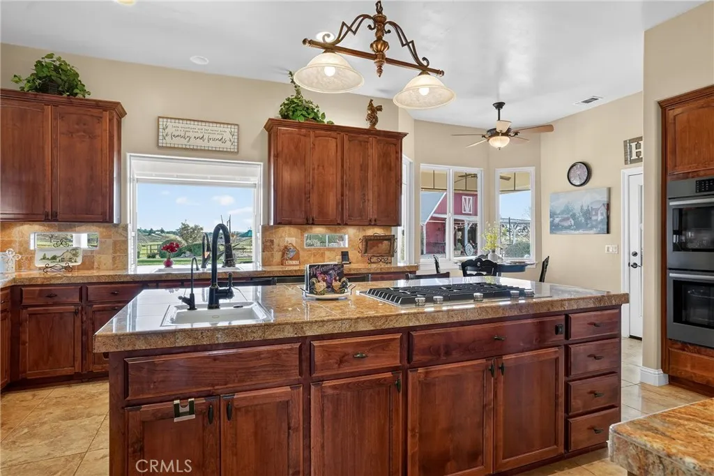 5385 Camp 8 Road Paso Robles, CA 93446 - Photo 9 of 38