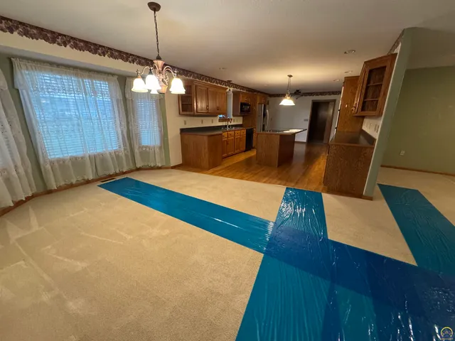 $318,000 | 915 Walnut Street, Valley Falls, KS 66088