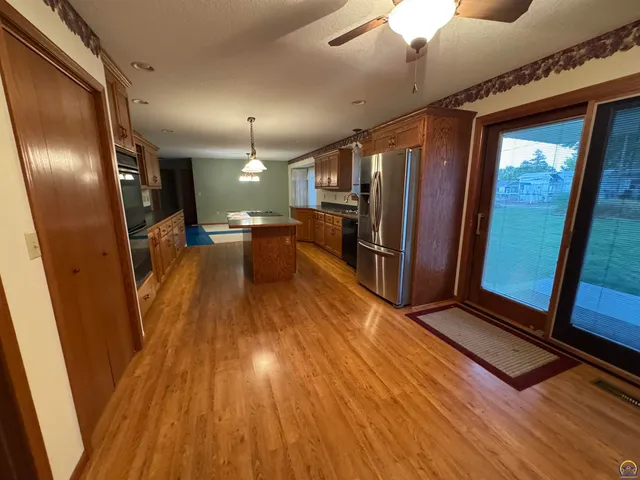 $318,000 | 915 Walnut Street, Valley Falls, KS 66088