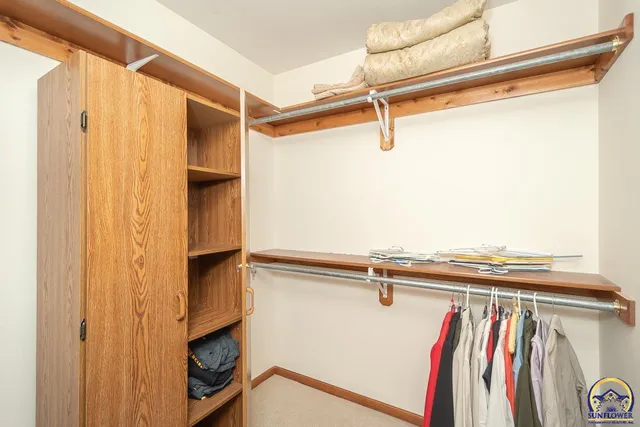 $318,000 | 915 Walnut Street, Valley Falls, KS 66088