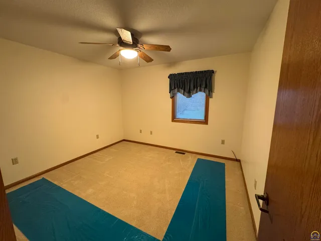 $318,000 | 915 Walnut Street, Valley Falls, KS 66088