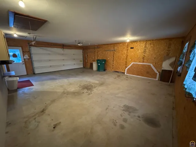 $318,000 | 915 Walnut Street, Valley Falls, KS 66088