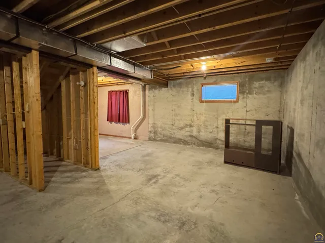 $318,000 | 915 Walnut Street, Valley Falls, KS 66088