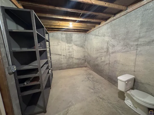 $318,000 | 915 Walnut Street, Valley Falls, KS 66088