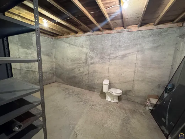 $318,000 | 915 Walnut Street, Valley Falls, KS 66088