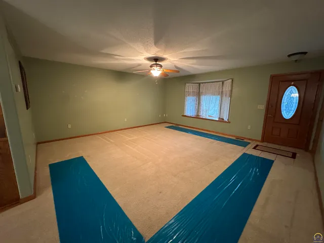 $318,000 | 915 Walnut Street, Valley Falls, KS 66088