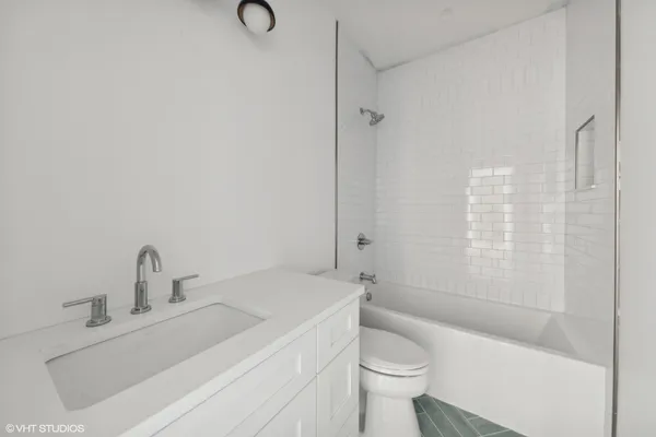 $1,295,000 | 819 South Highland Avenue, Arlington Heights, IL 60005