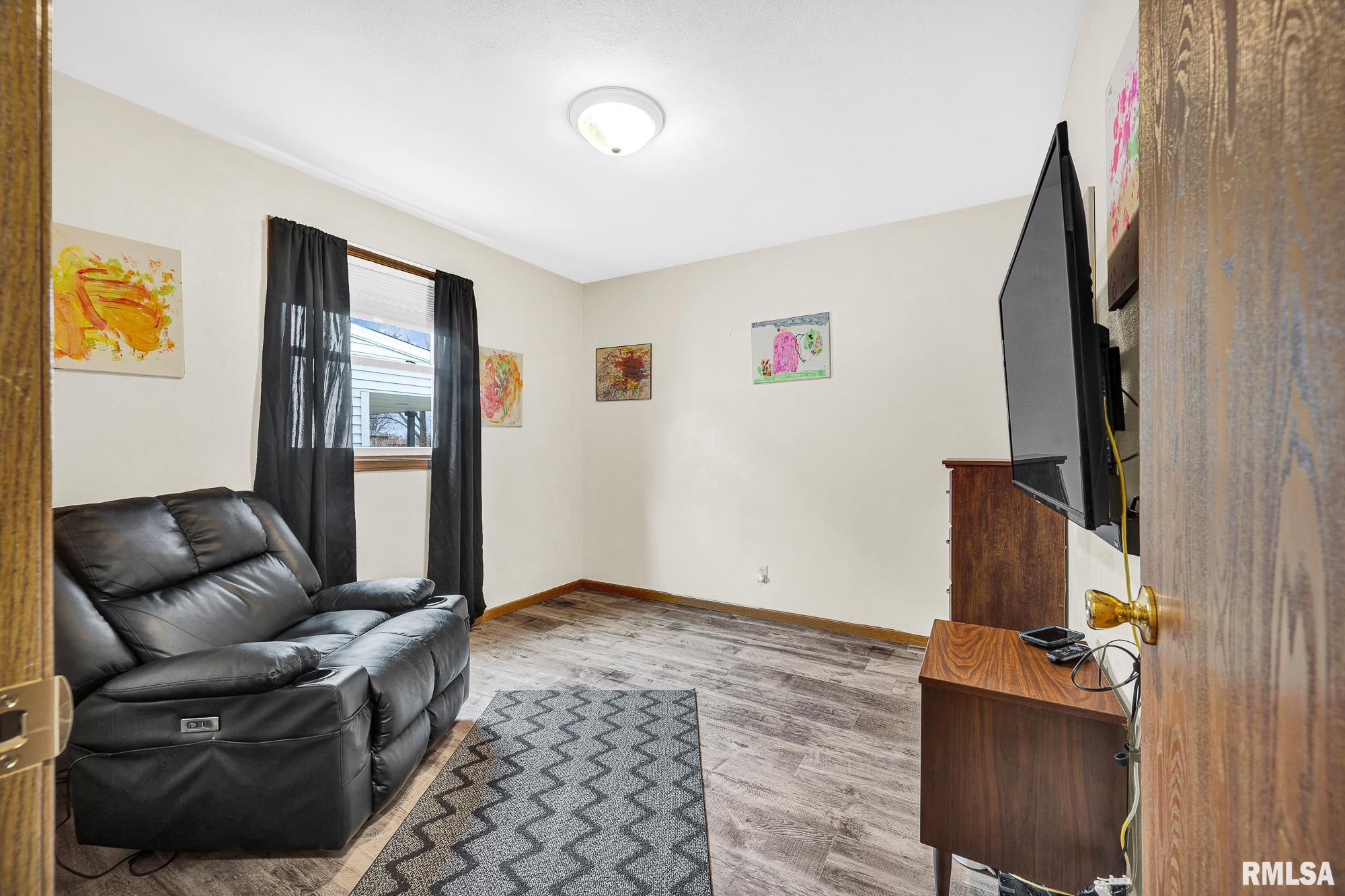 1011 South Washington Street Manito, IL 61546 - Photo 11 of 25