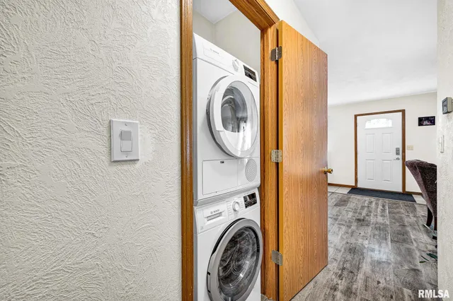 $175,000 | 1011 South Washington Street, Manito, IL 61546