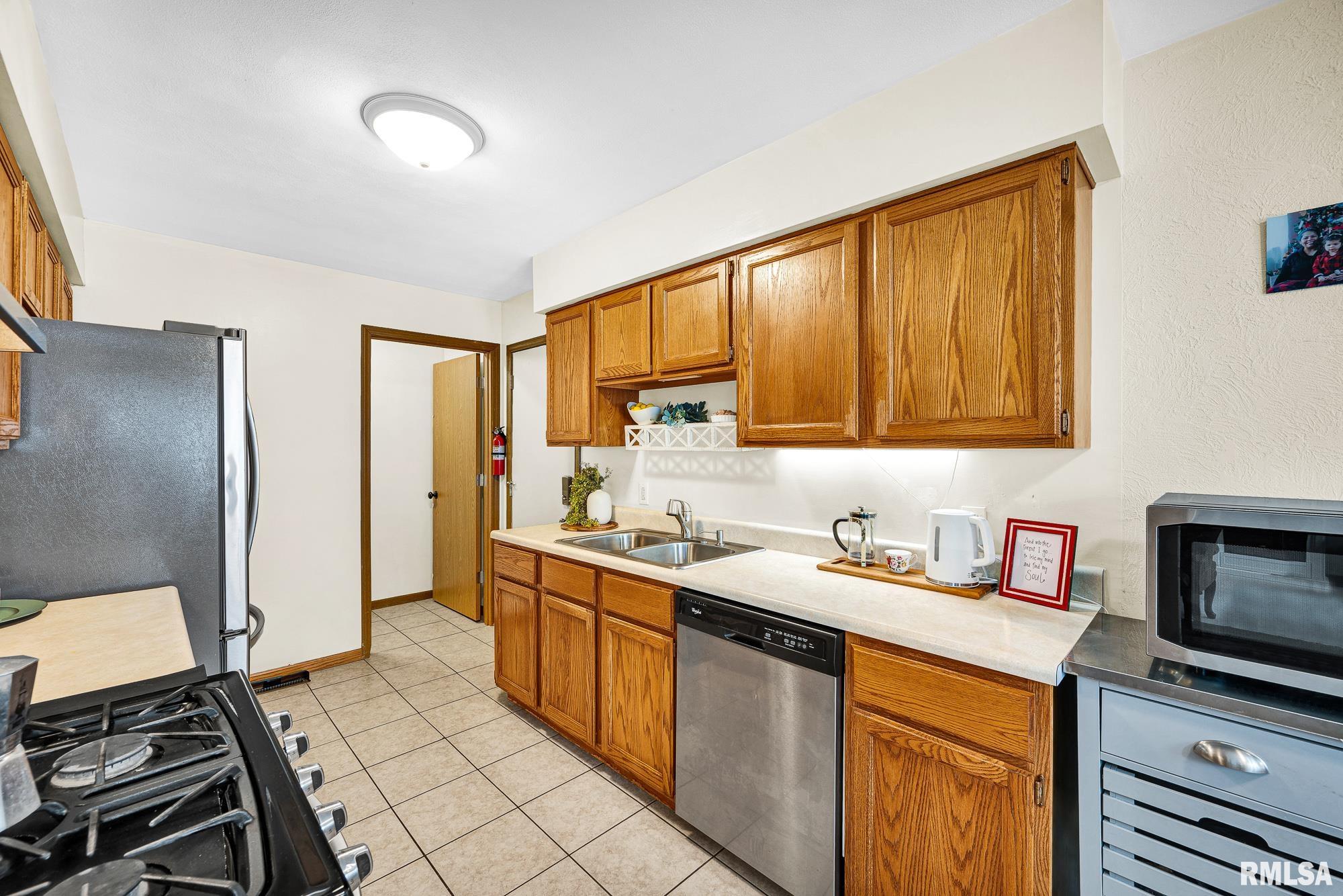 1011 South Washington Street Manito, IL 61546 - Photo 6 of 25