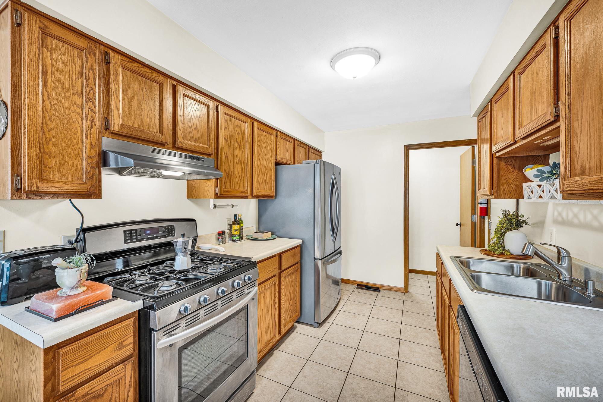 1011 South Washington Street Manito, IL 61546 - Photo 7 of 25