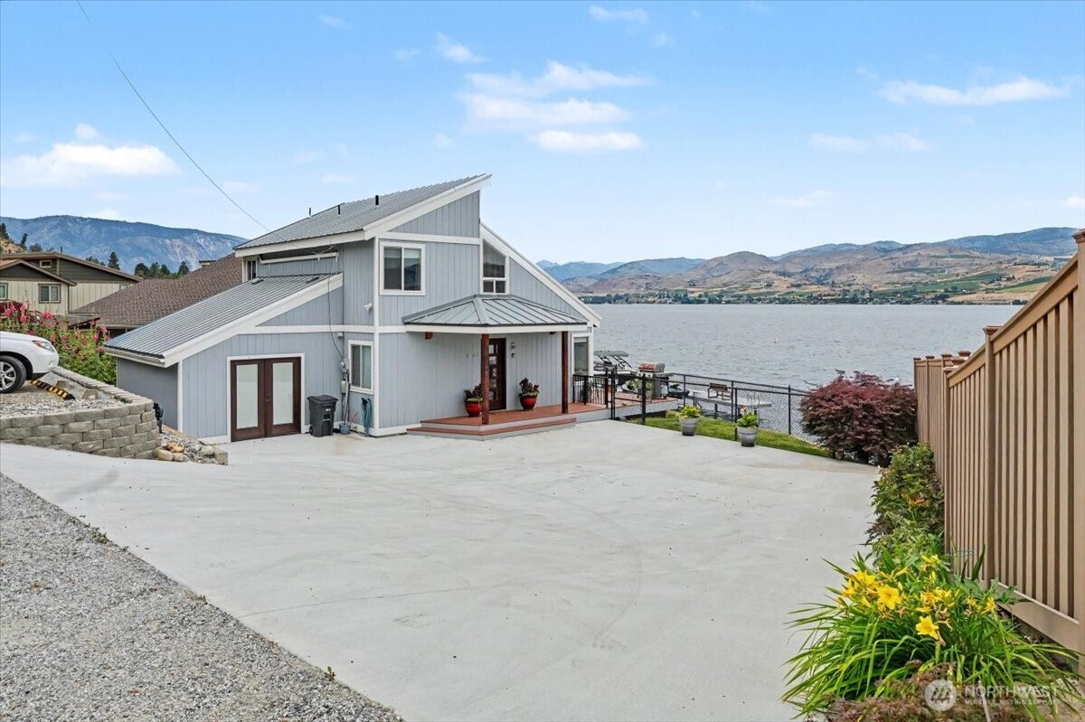 1386 South Lakeshore Road Chelan, WA 98816 - Photo 7 of 40