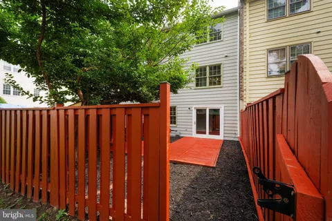 $584,900 | 4812 Nash Drive, Fairfax, VA 22032