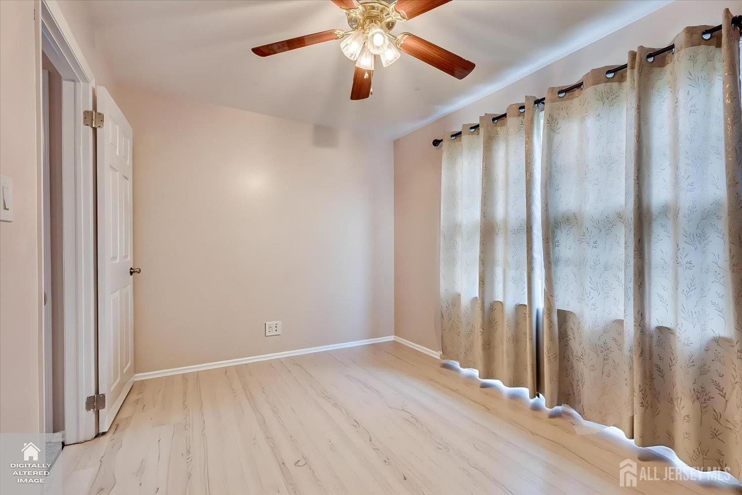 15 Roxy Avenue Edison, NJ 08820 - Photo 25 of 37