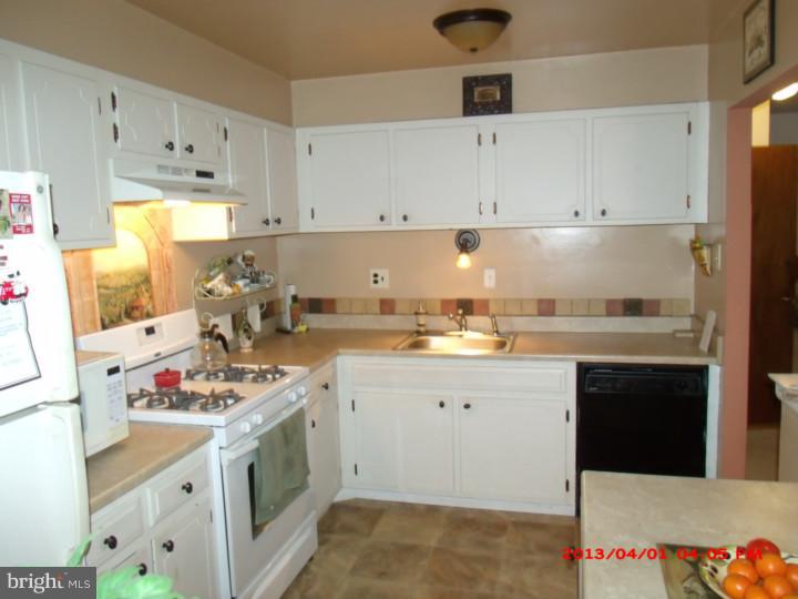 3161 Byberry Road Philadelphia, PA 19154 - Photo 6 of 13 Kitchen
