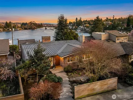 $1,985,000 | 5412 40th Avenue West, Seattle, WA 98199