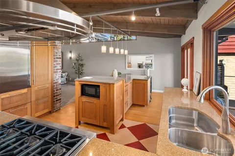 $1,985,000 | 5412 40th Avenue West, Seattle, WA 98199