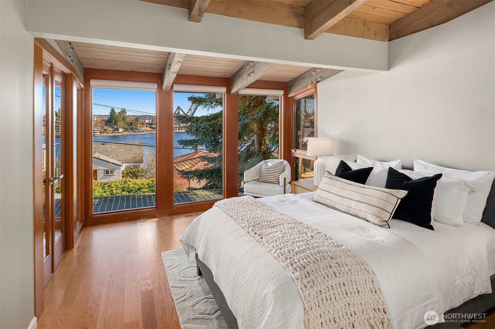 5412 40th Avenue West Seattle, WA 98199 - Photo 18 of 40