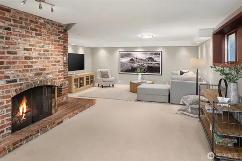 $1,985,000 | 5412 40th Avenue West, Seattle, WA 98199