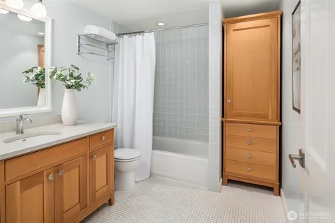 $1,985,000 | 5412 40th Avenue West, Seattle, WA 98199