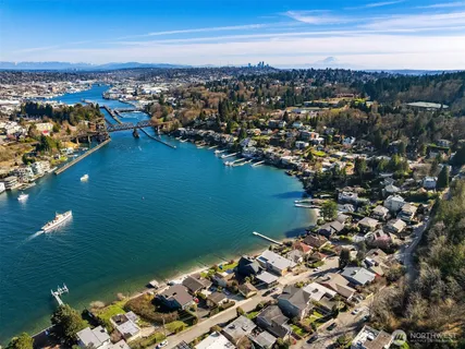 $1,985,000 | 5412 40th Avenue West, Seattle, WA 98199