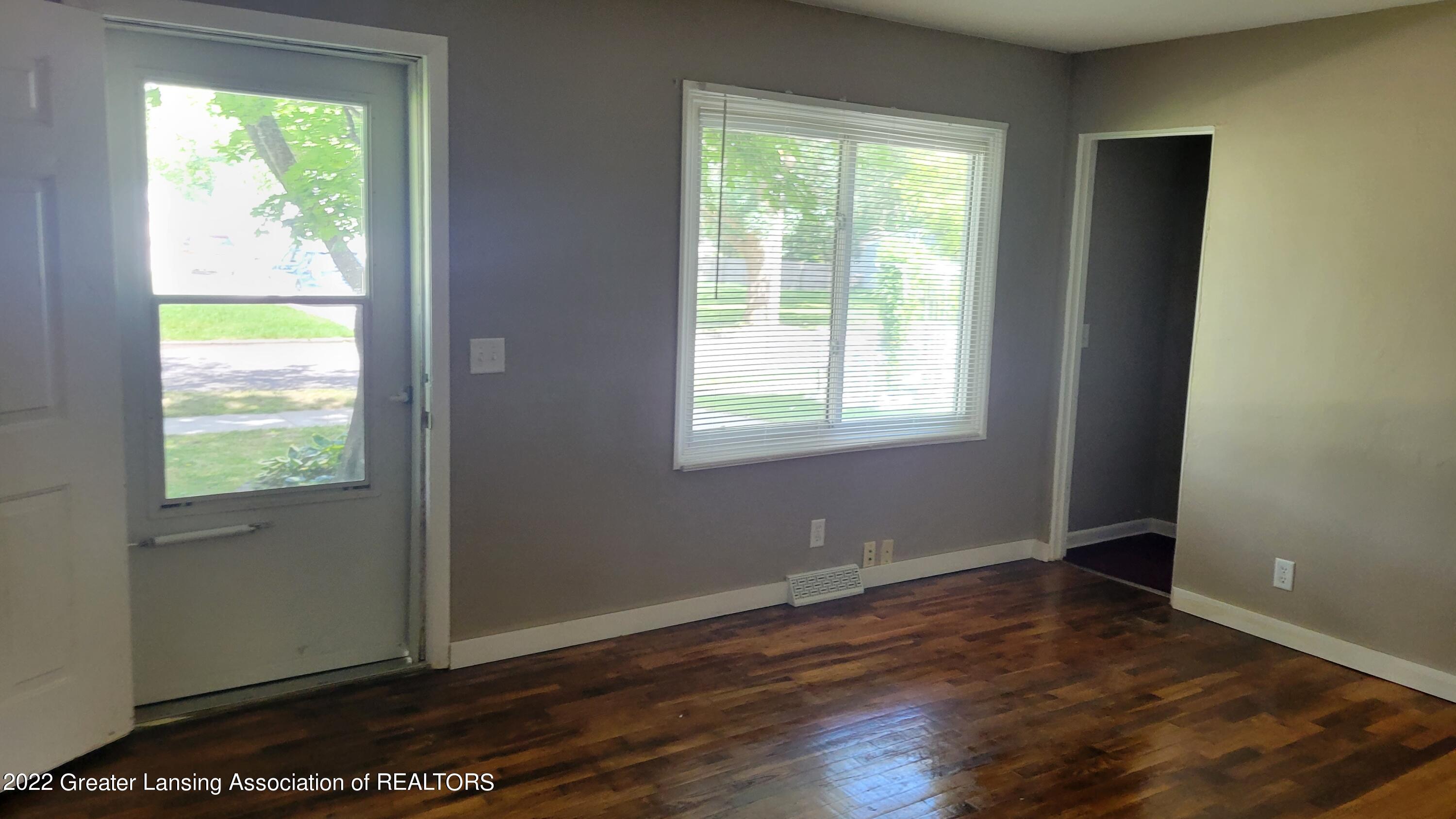 106 East Rouse Street Lansing, MI 48910 - Photo 18 of 40 20220725_140142