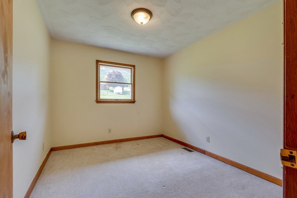 27 Warner Subdivision Road Lebanon, VA 24266 - Photo 16 of 26 Gallery Image 16