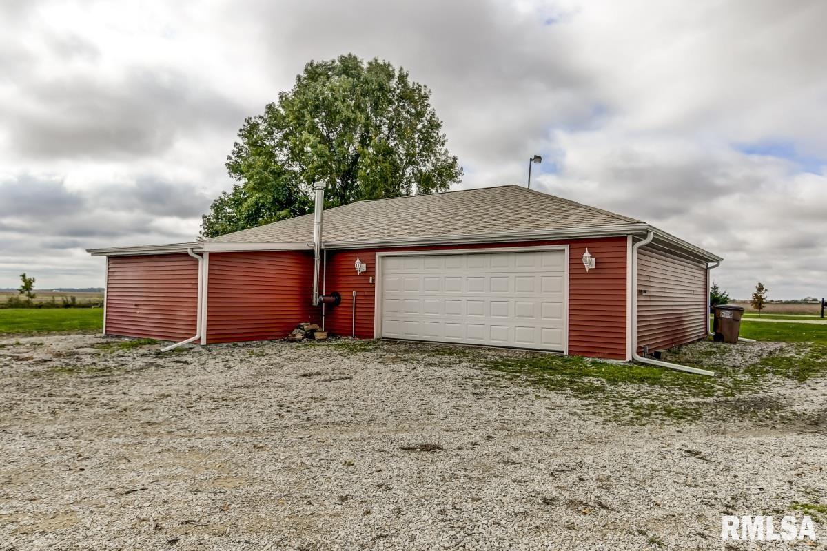 25638 Henderson Road Carlinville, IL 62626 - Photo 40 of 41
