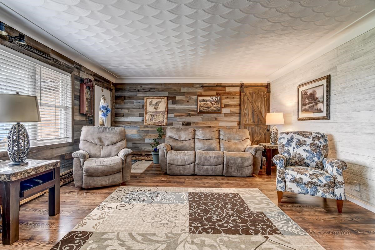 25638 Henderson Road Carlinville, IL 62626 - Photo 8 of 41