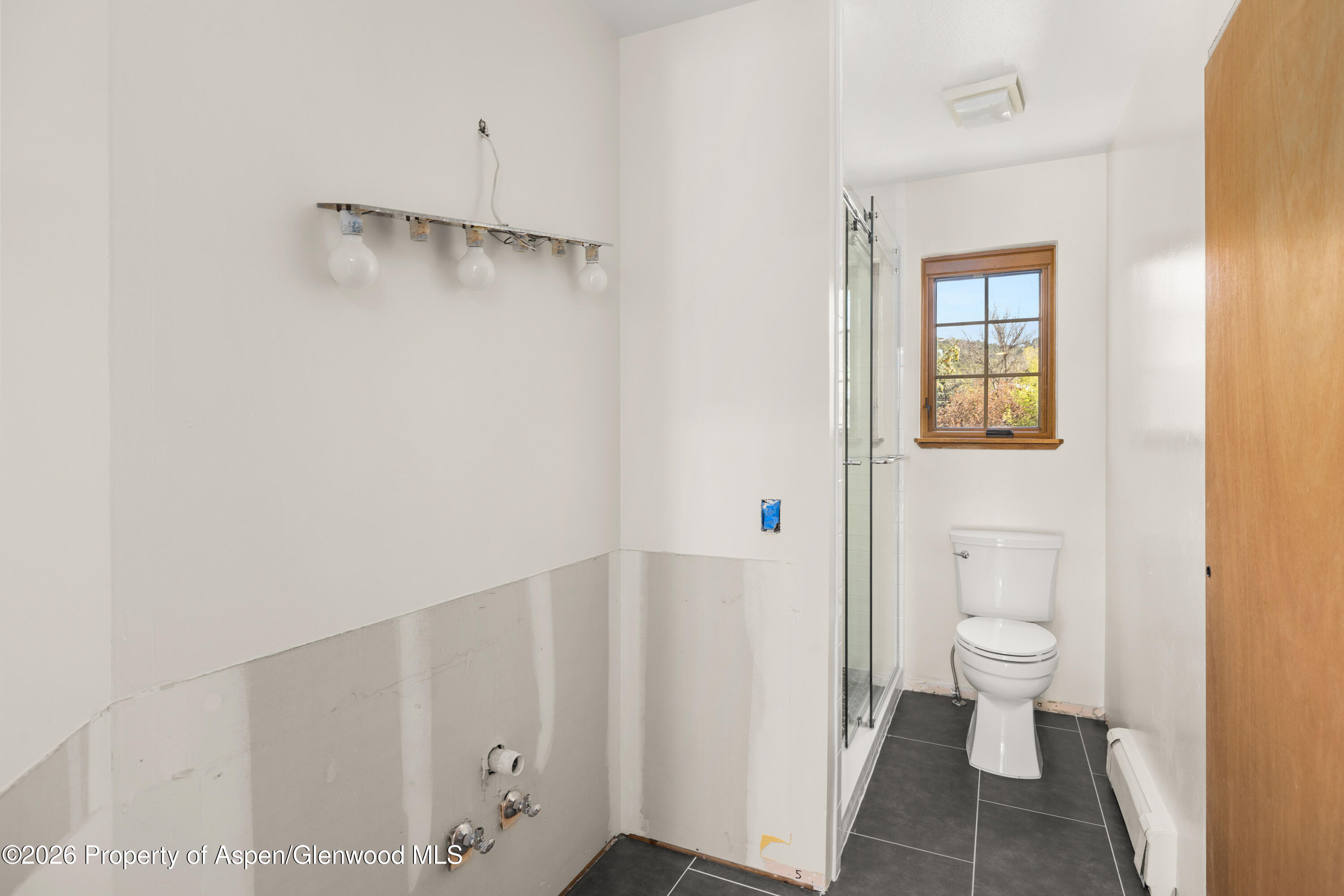 389 Rabbit Road Carbondale, CO 81623 - Photo 13 of 21 2nd Level Bathroom