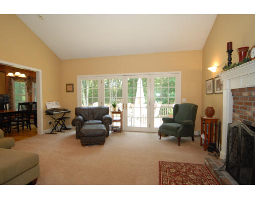 19 Buckhill Road Northborough, MA 01532 - Photo 3 of 12 Gallery Image 3