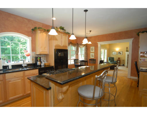 19 Buckhill Road Northborough, MA 01532 - Photo 6 of 12 Gallery Image 6