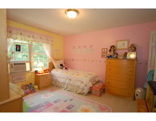 19 Buckhill Road Northborough, MA 01532 - Photo 7 of 12 Gallery Image 7
