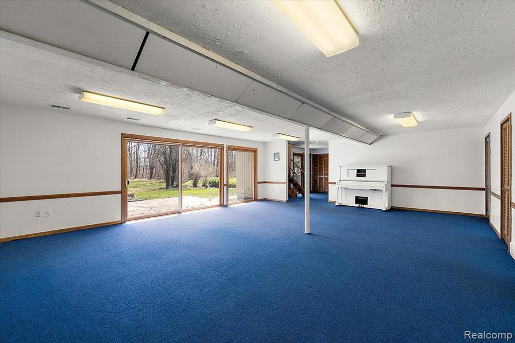 6145 Blue Beech Road Rochester Hills, MI 48306 - Photo 50 of 55