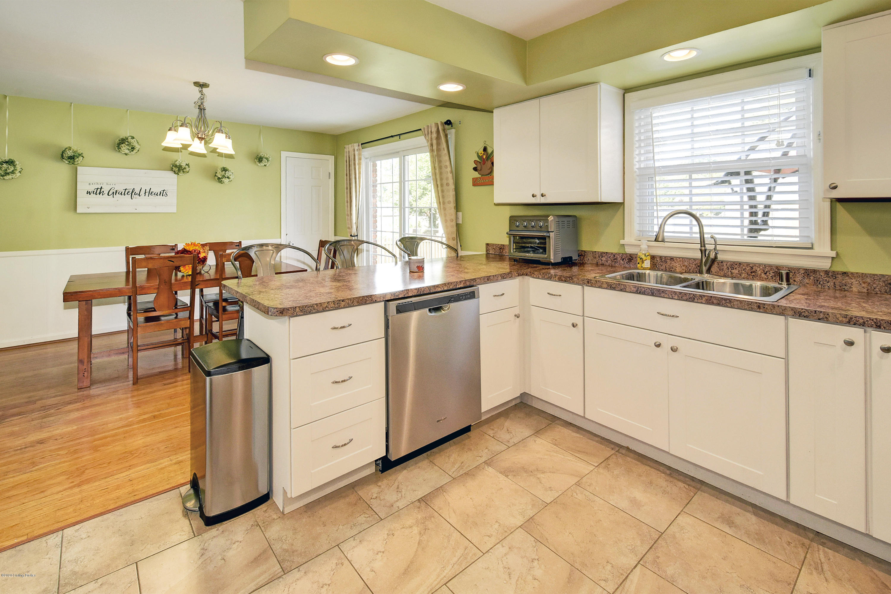 2106 Janlyn Road Louisville, KY 40299 - Photo 11 of 32 Kitchen