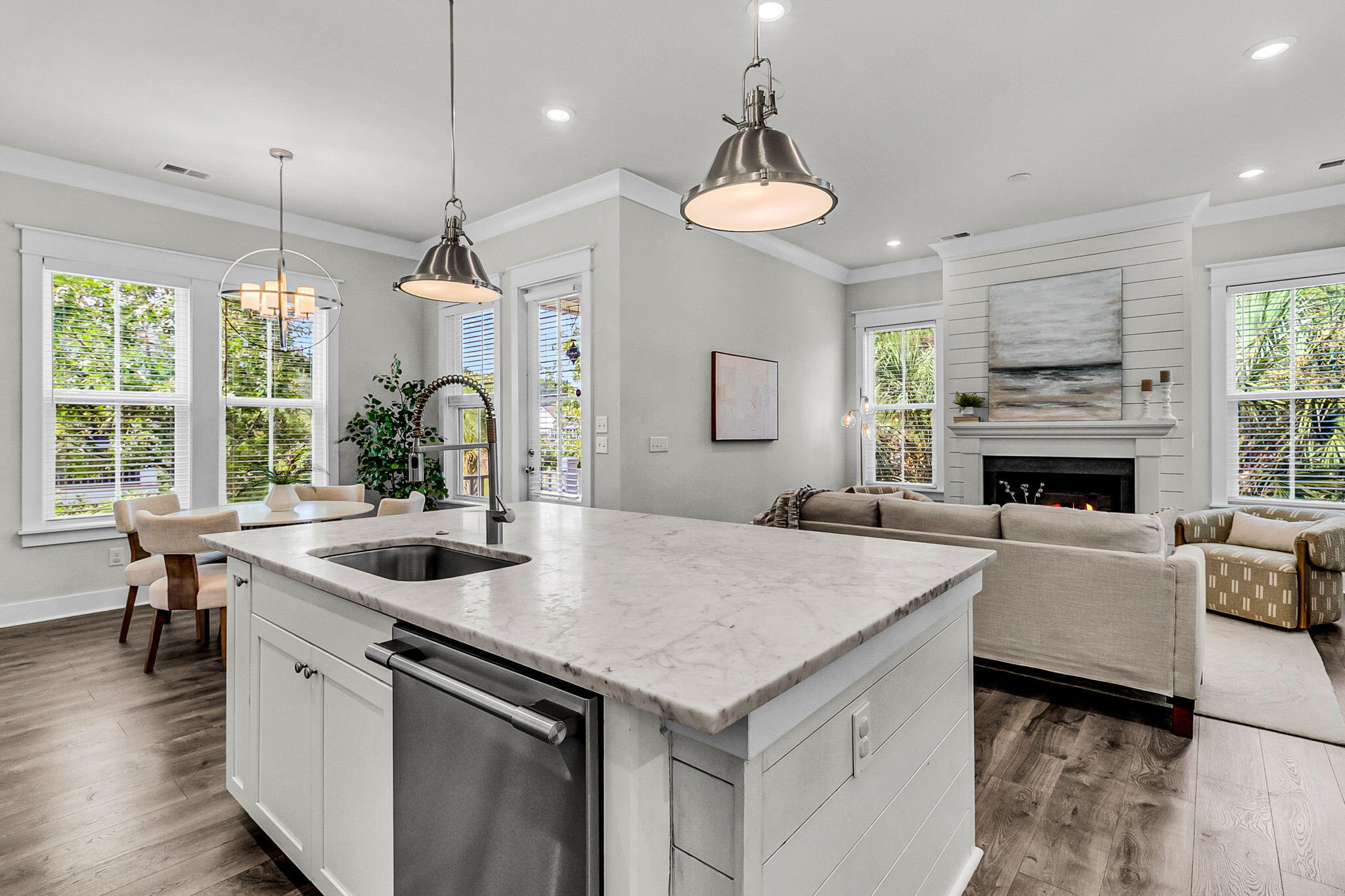 Kitchen / Family Room Flow