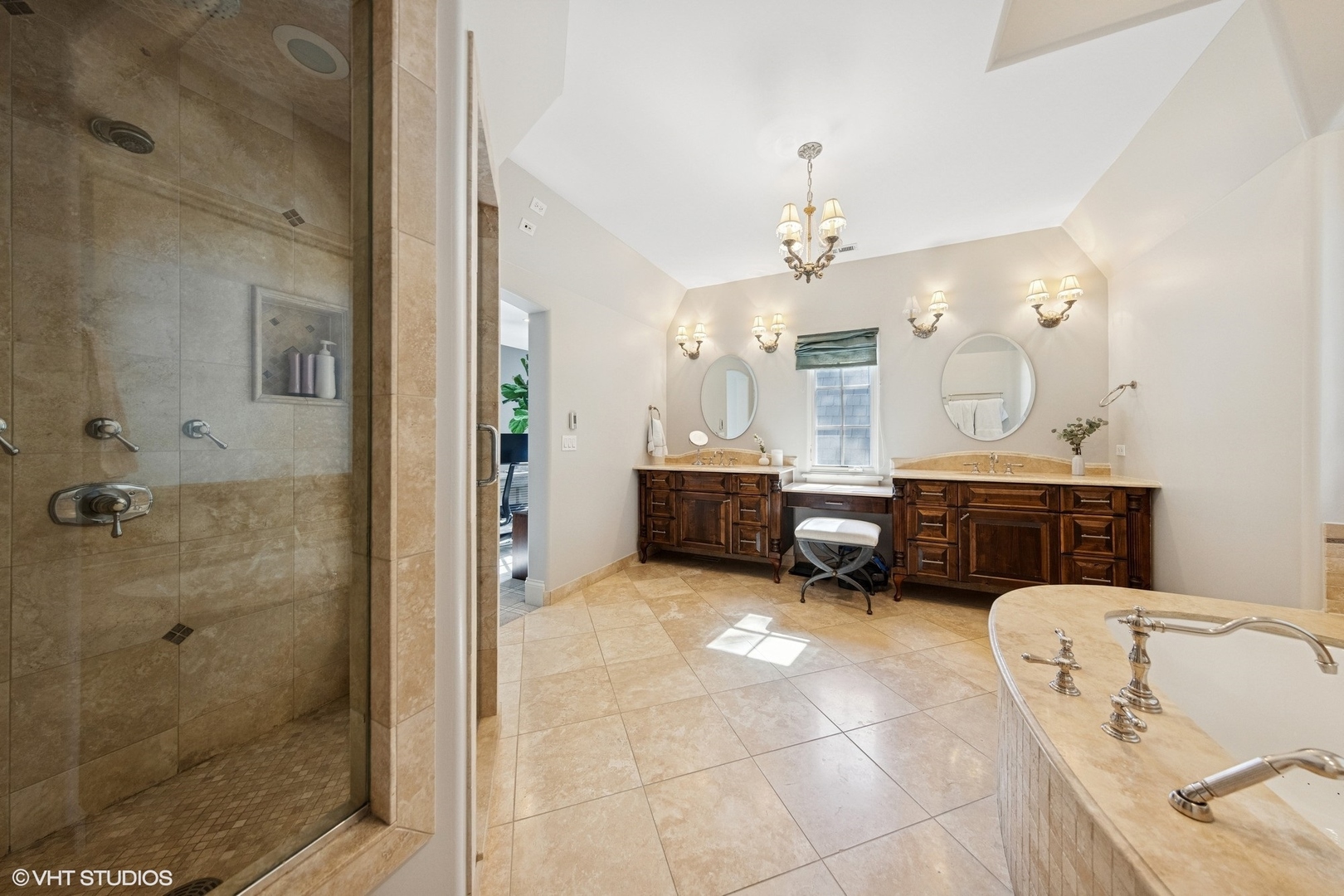 437 North County Line Road Hinsdale, IL 60521 - Photo 16 of 25 a bathroom with a tub sink and mirror