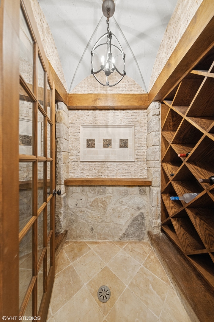 437 North County Line Road Hinsdale, IL 60521 - Photo 22 of 25 a view of an entryway