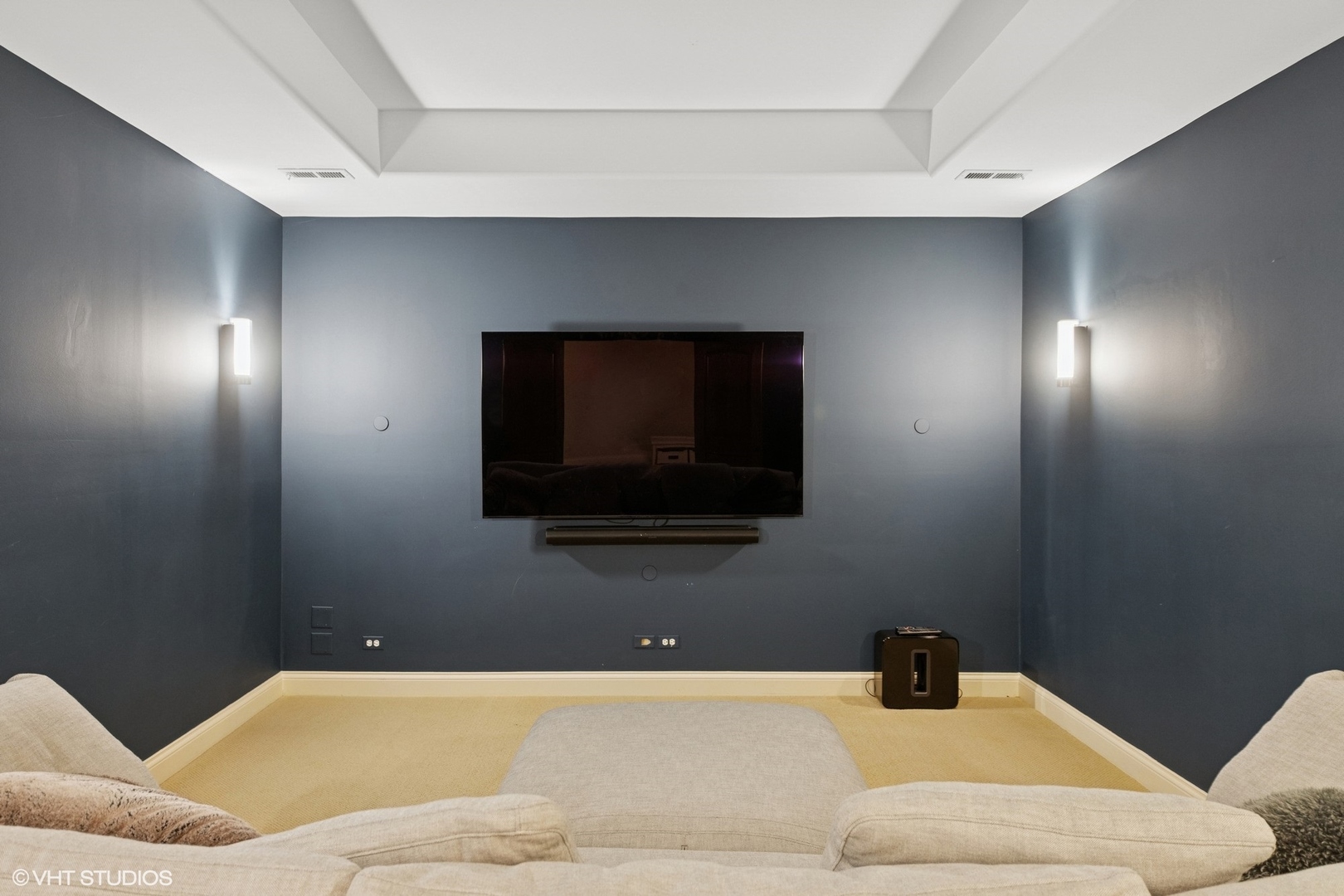 437 North County Line Road Hinsdale, IL 60521 - Photo 24 of 25 a living room with a couch and a flat screen tv