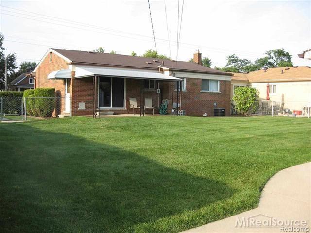 13066 East 13 Mile Road Warren, MI 48088 - Photo 14 of 15 14.jpg